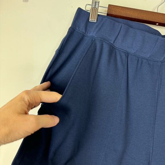 Lahgo By Lunya Deep Blue Cool Every Day Short NWT Size Large - Picture 3 of 8